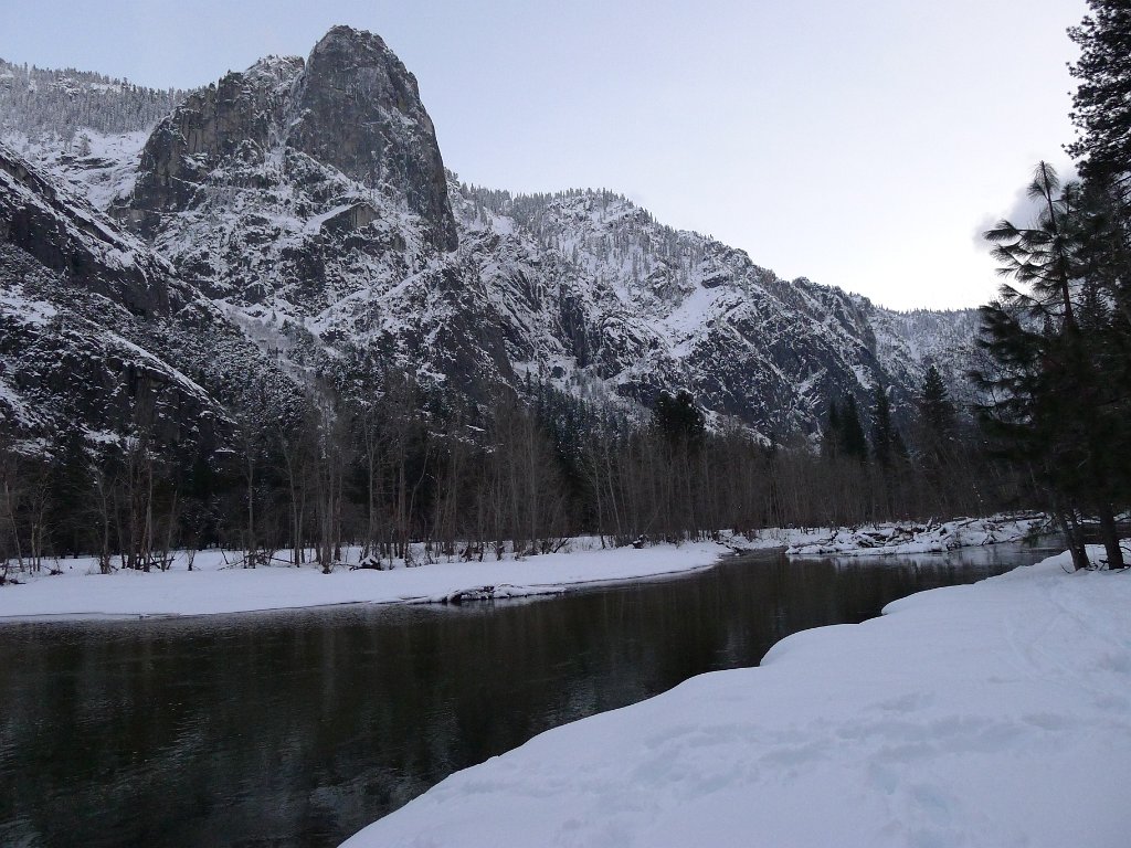 20110220-21_Yosemite 059.JPG - Pre-dinner walk to the river
